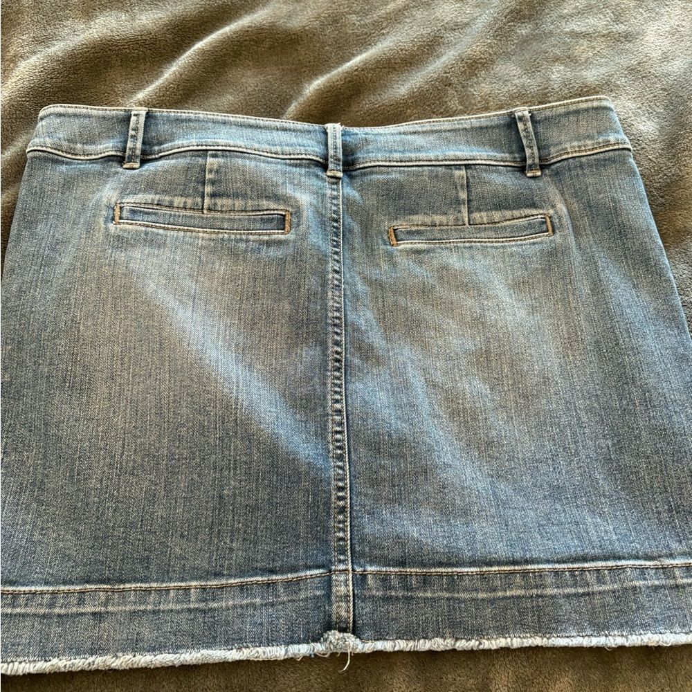 LOFT Denim Mini Skirt Y2K Raw Hem Size 6 - Picture 10 of 10
